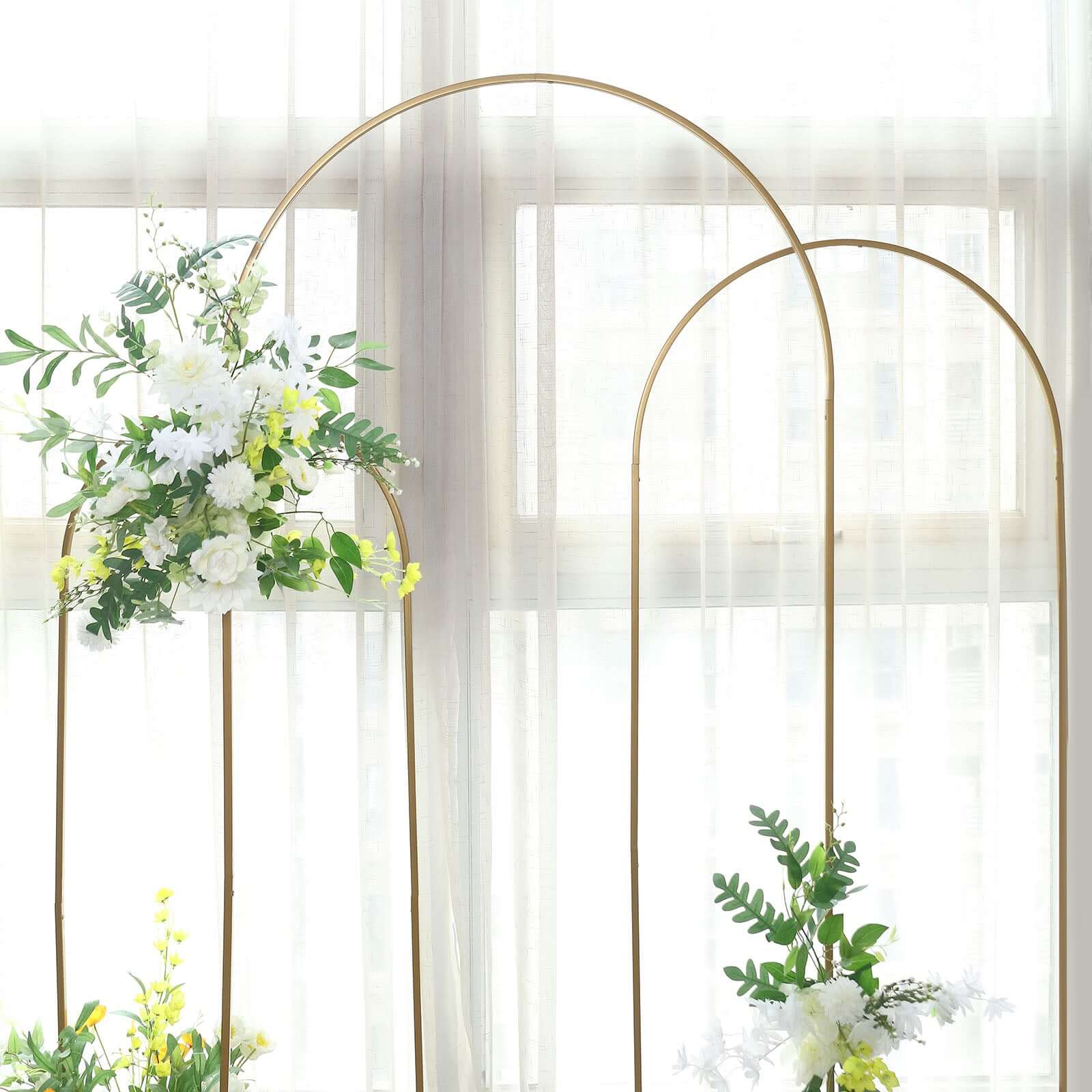 7ft Gold Metal Wedding Arch Chiara: Ideal Floral Display Frame with Round Top for Events