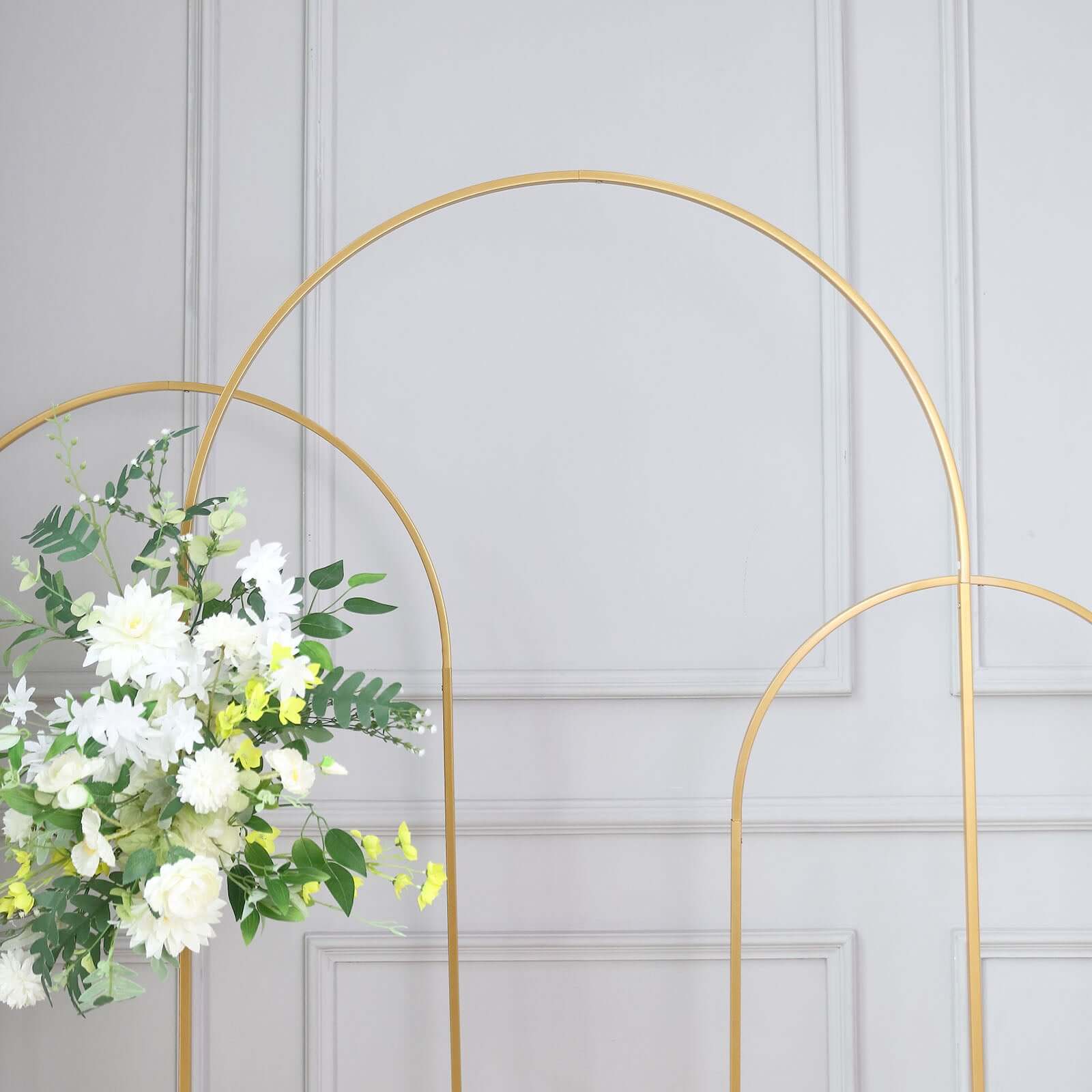 7ft Gold Metal Wedding Arch Chiara: Ideal Floral Display Frame with Round Top for Events